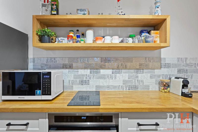 Oceanview Apartment in Heart of Cowes - image 9