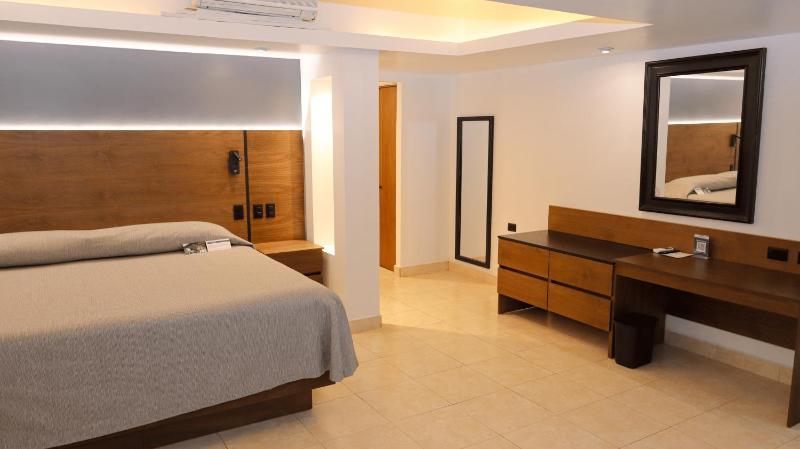 Hotel Fortin Plaza - image 7