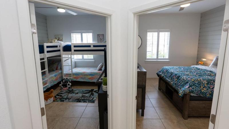 New 2BR - Pool Patio - Bunk Beds - 1st Floor apts - image 17