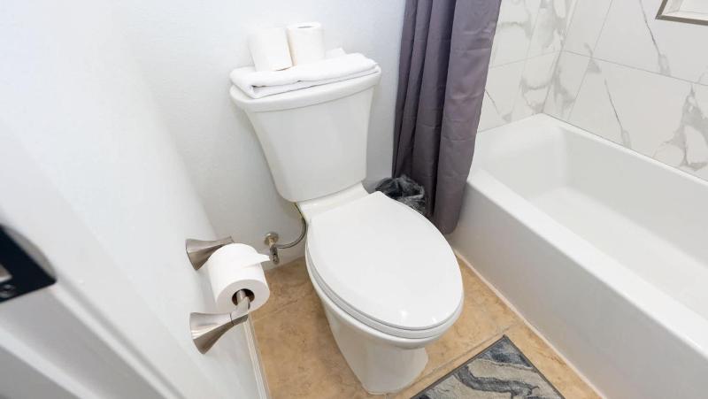 New 2BR - Pool Patio - Bunk Beds - 1st Floor apts - image 29