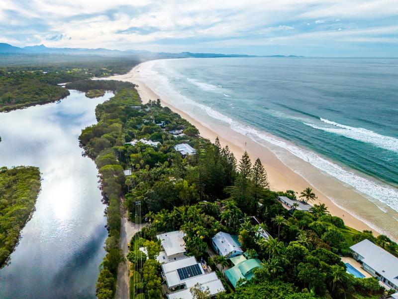 Jimmy's Beach House - image 7