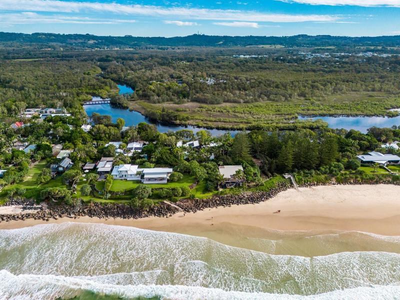 Jimmy's Beach House - image 13