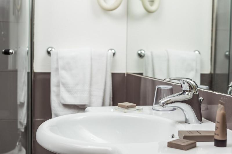 Double or Twin Room image 1