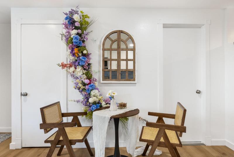 STAYOO SUITES | Seattle Secret Garden - image 16
