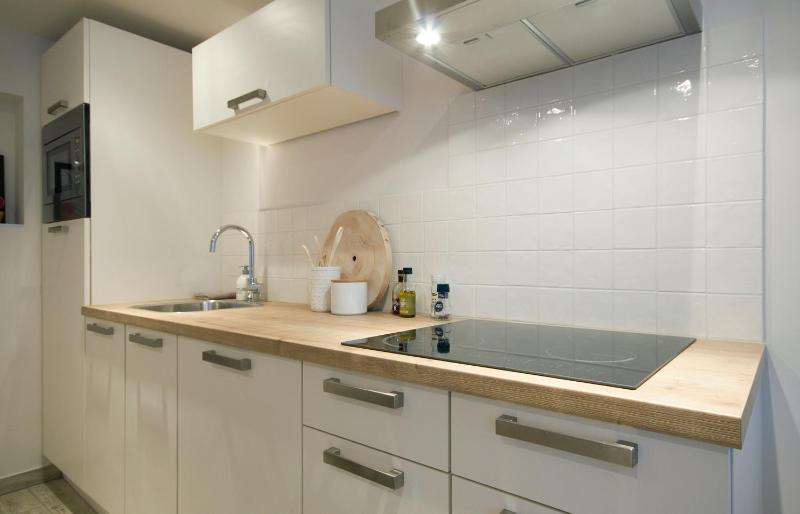 One-Bedroom Apartment with Garden View image 3