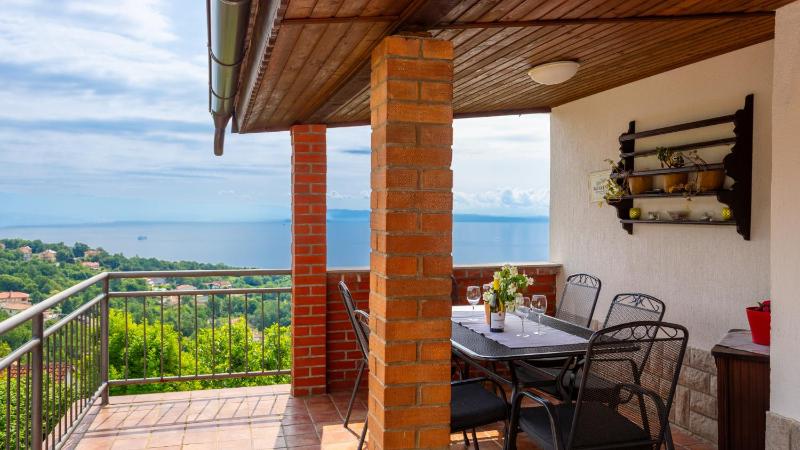 Apartment Dasa with pool by Villas Guide - image 8