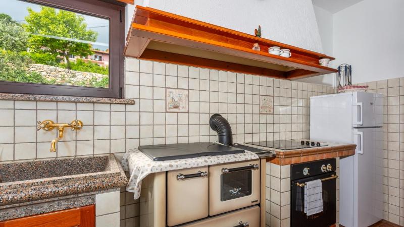 Apartment Dasa with pool by Villas Guide - image 11