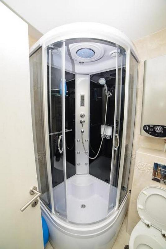 One-Bedroom Apartment image 2