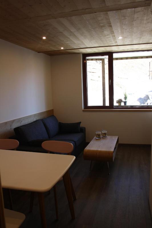 One-Bedroom Apartment image 4