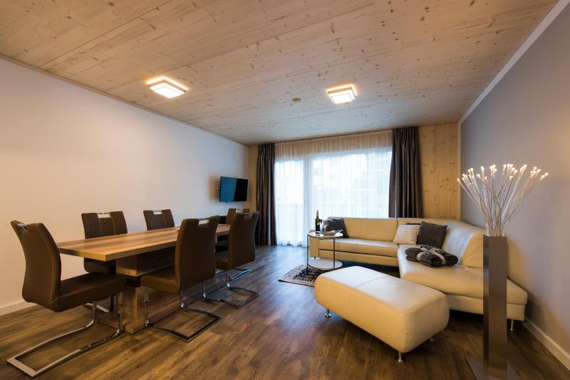 Deluxe Apartment image 1