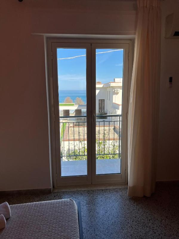 Casa Scirocco vista mare - image 8
