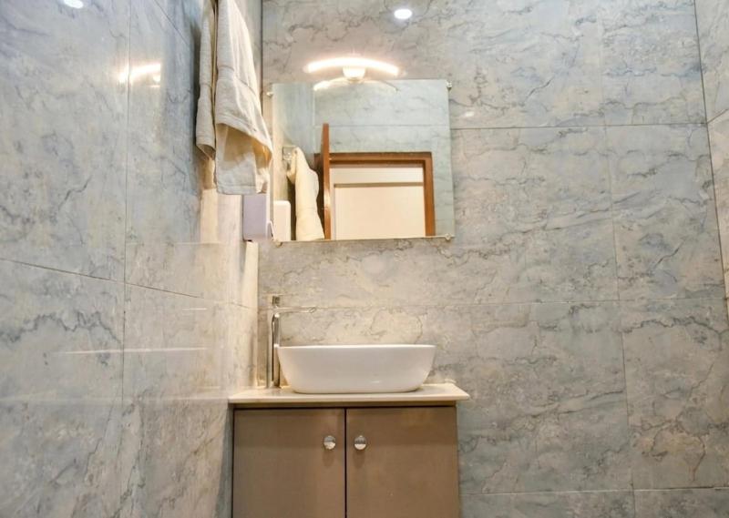 Cresta Luxury Home - image 15