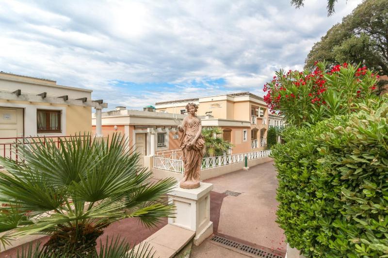 Apartment with AC terrace sea view swimming pool parking -BENAKEY - image 19