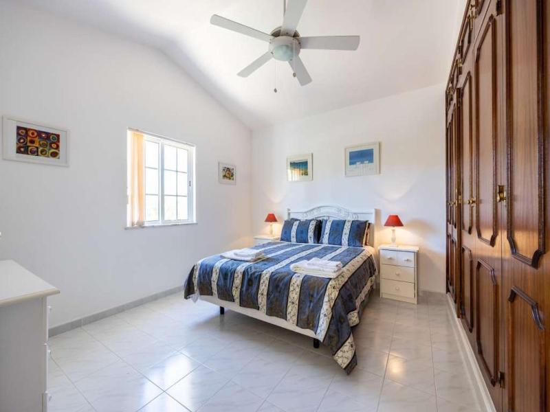 Spacious Carvoeiro Villa Casa Jemb 3 Bedrooms Great Pool Area - image 27