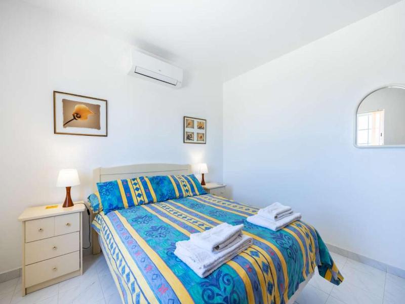 Spacious Carvoeiro Villa Casa Jemb 3 Bedrooms Great Pool Area - image 17