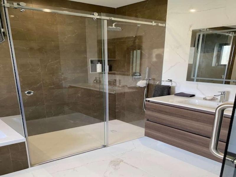 Contemporary Carvoeiro Villa 4 Bedrooms Villa Bonita Balcony Sea Views - image 11