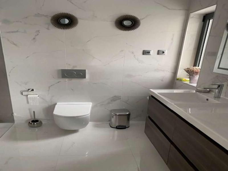Contemporary Carvoeiro Villa 4 Bedrooms Villa Bonita Balcony Sea Views - image 9