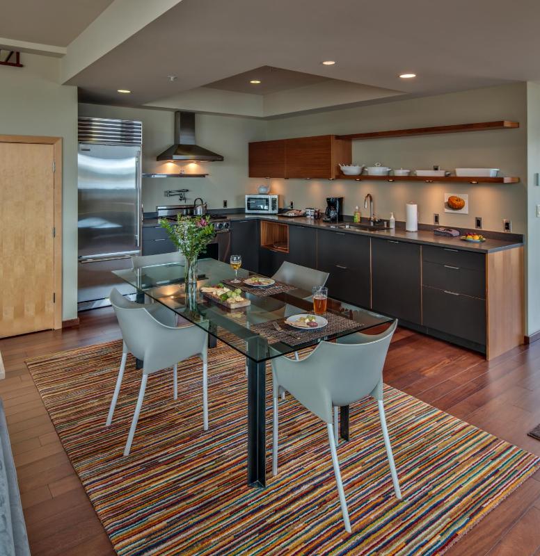 Superior One-Bedroom Apartment image 2