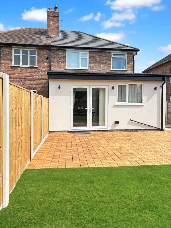 Spacious 4Bed Home with Garden & Driveway Beeston - image 17