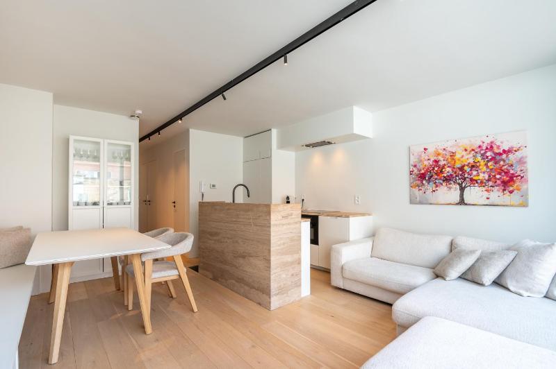 Coastal Family Retreat in Knokke-Heist l Modern 2BR for 4 - image 2