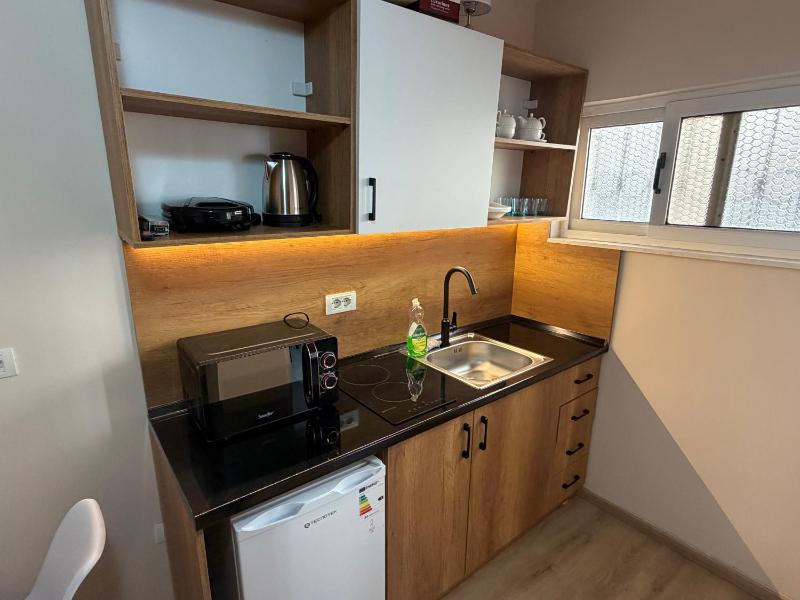 Modern Piazza Place - image 11