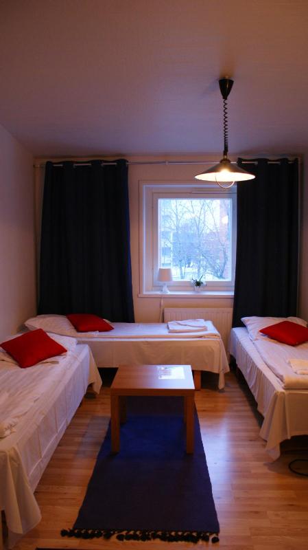 Triple Room with Shared Bathroom image 4