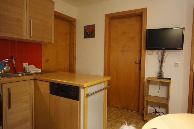 One-Bedroom Apartment image 4