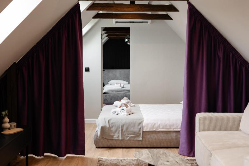 Flowers House Sibiu - image 22