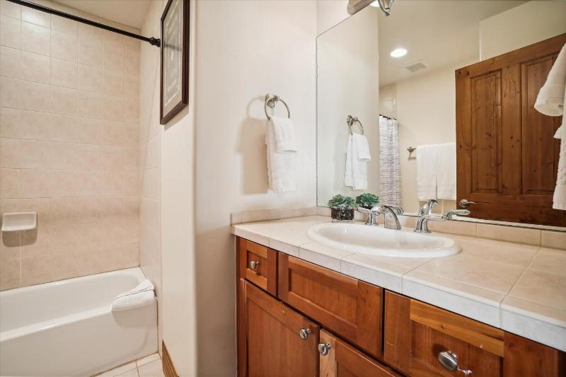 Highland Greens 25 Townhome in Breckenridge with a Private Hot Tub - image 17