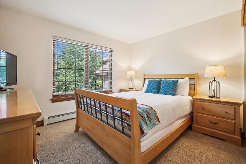 Highland Greens 25 Townhome in Breckenridge with a Private Hot Tub - image 3