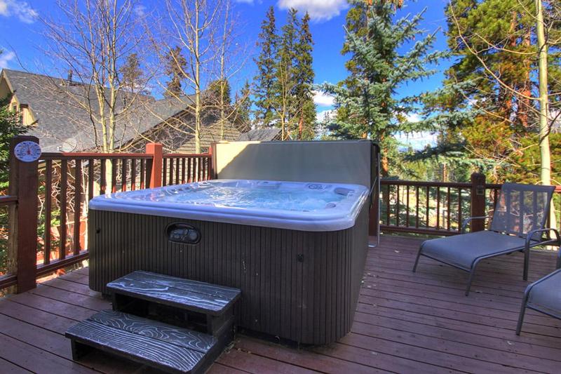 Highwood Hideaway Townhome Peak 8 Location Close to Shuttle and Lifts Hot Tub - image 47