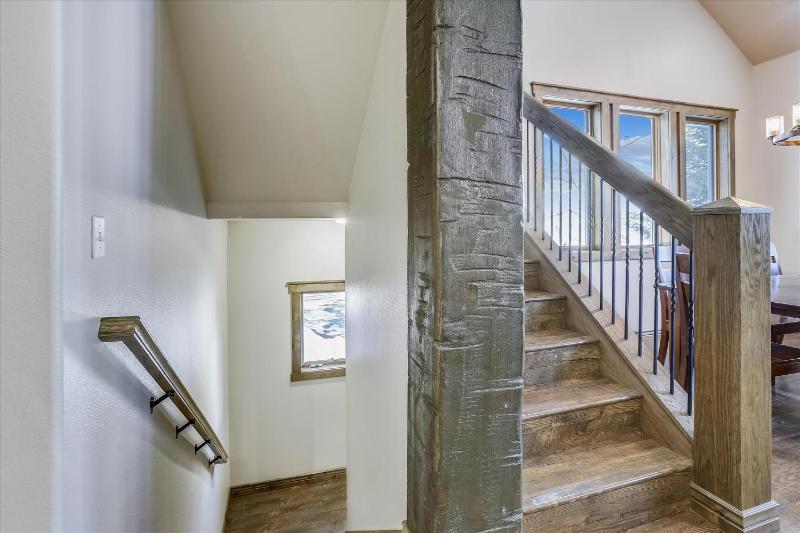 Highwood Hideaway Townhome Peak 8 Location Close to Shuttle and Lifts Hot Tub - image 43
