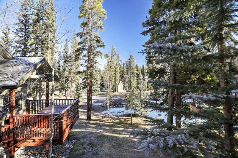 Highwood Hideaway Townhome Peak 8 Location Close to Shuttle and Lifts Hot Tub - image 28