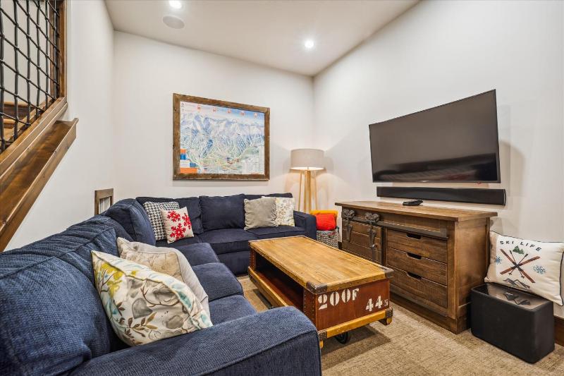 Highwoods Shock Hill Townhome Steps Away From Gondola Hot Tub - image 47