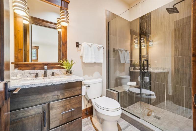 Highwoods Shock Hill Townhome Steps Away From Gondola Hot Tub - image 16