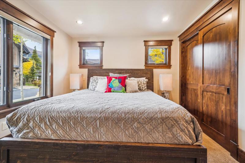 Highwoods Shock Hill Townhome Steps Away From Gondola Hot Tub - image 43