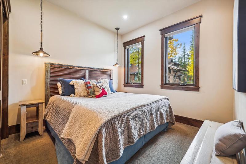 Highwoods Shock Hill Townhome Steps Away From Gondola Hot Tub - image 19