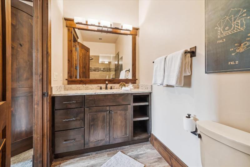 Highwoods Shock Hill Townhome Steps Away From Gondola Hot Tub - image 37