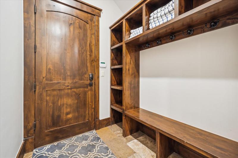 Highwoods Shock Hill Townhome Steps Away From Gondola Hot Tub - image 33