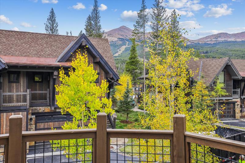 Highwoods Shock Hill Townhome Steps Away From Gondola Hot Tub - image 45