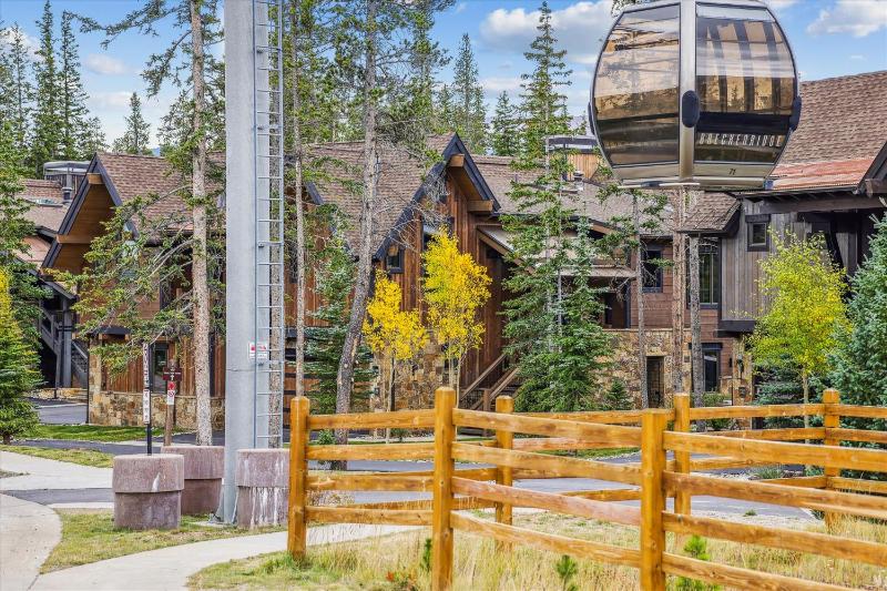 Highwoods Shock Hill Townhome Steps Away From Gondola Hot Tub - image 11