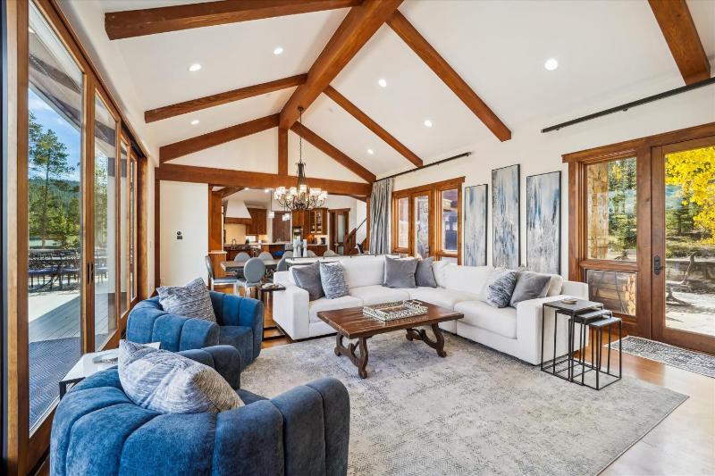 Highlands Hideaway Gorgeous Breckenridge Private Home with Private Hot Tub - image 19