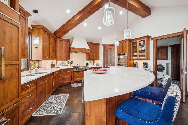 Highlands Hideaway Gorgeous Breckenridge Private Home with Private Hot Tub - image 33