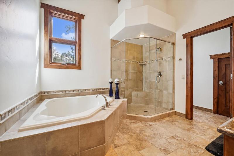 Highlands Hideaway Gorgeous Breckenridge Private Home with Private Hot Tub - image 38
