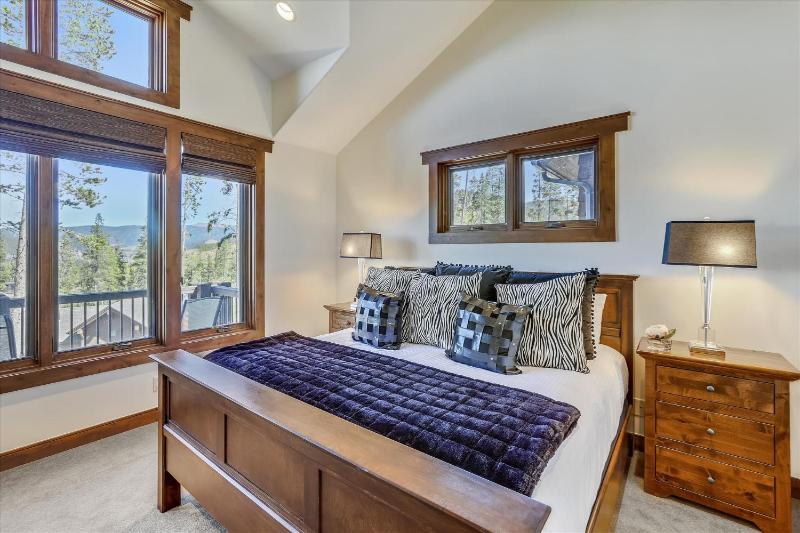 Highlands Hideaway Gorgeous Breckenridge Private Home with Private Hot Tub - image 6