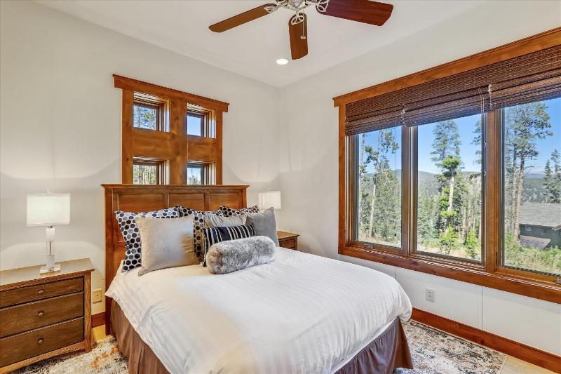 Highlands Hideaway Gorgeous Breckenridge Private Home with Private Hot Tub - image 22