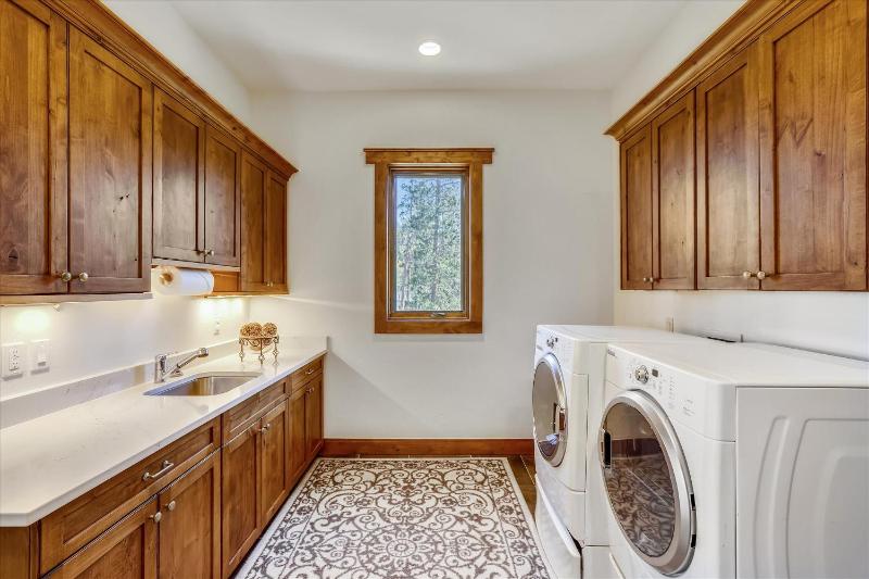 Highlands Hideaway Gorgeous Breckenridge Private Home with Private Hot Tub - image 12