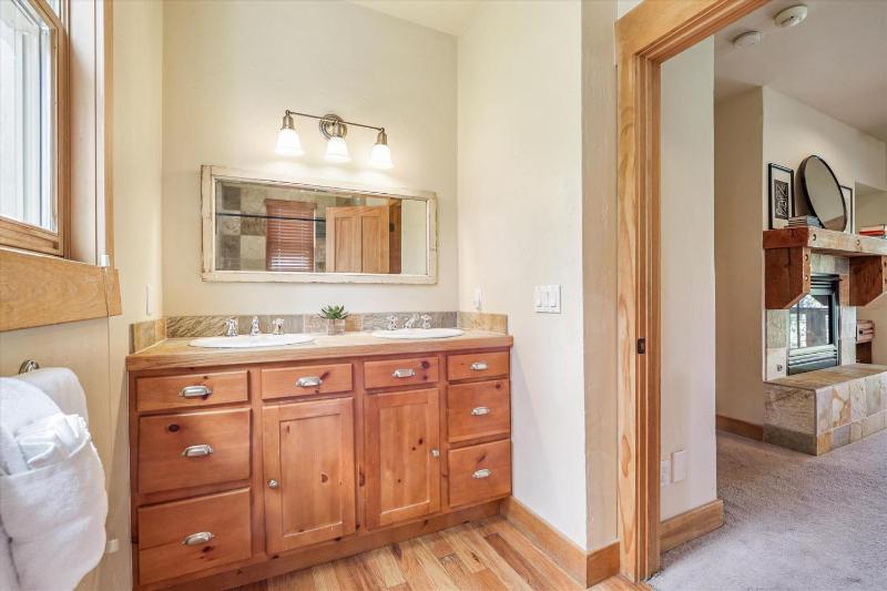 Little Bear Lodge Large Highlands Home Private Hot Tub Pet Friendly Great Views - image 22