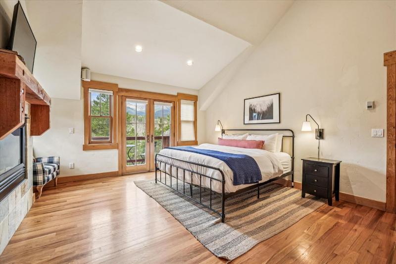 Little Bear Lodge Large Highlands Home Private Hot Tub Pet Friendly Great Views - image 44