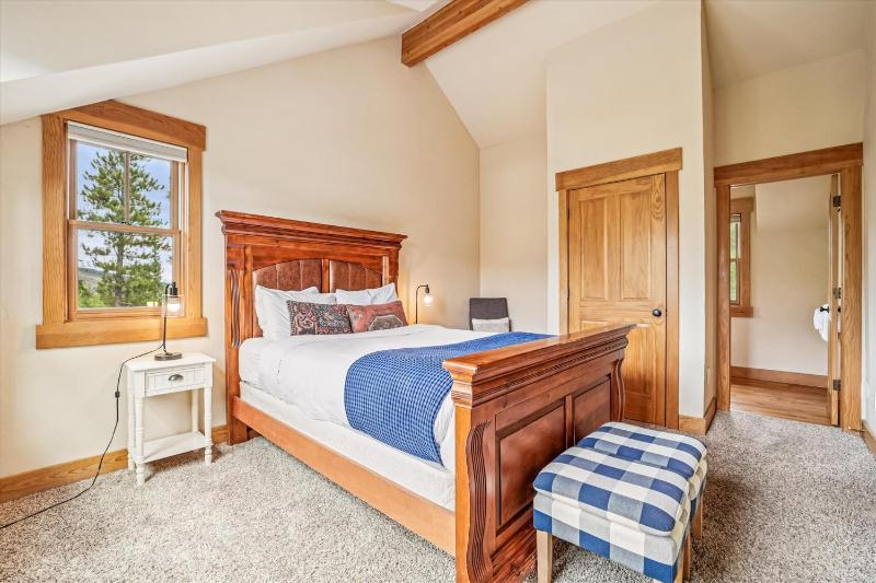 Little Bear Lodge Large Highlands Home Private Hot Tub Pet Friendly Great Views - image 10